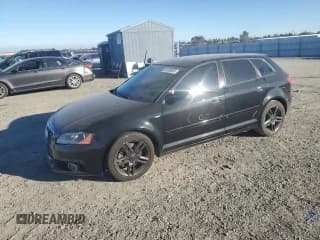 ✅ 2011 Audi A3 Premium Plus • VIN: WAUKEAFM0BA076676 • Лот: 91108405. Опубликован ранее на Copart с пробегом 137 623 миль. Бесплатный доступ к архиву аукционных продаж из США и подробный отчёт об истории автомобиля на DreamBid. Изображение 1.