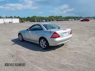 ✅ 2001 Mercedes-Benz SLK 230/320 • VIN: WDBKK65F71F210921 • Lot: 43308427. Wystawiony na IAAI z przebiegiem 94 332 mil. Bezpłatny archiwum sprzedaży aukcyjnych z USA i szczegółowy raport historii pojazdu na DreamBid. Zdjęcie 3.