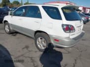 ✅ 2001 Lexus RX 300 • VIN: JTJHF10U010175860 • Lot: 43739777. Wystawiony na IAAI z przebiegiem 229 734 mil. Bezpłatny archiwum sprzedaży aukcyjnych z USA i szczegółowy raport historii pojazdu na DreamBid. Zdjęcie 3.