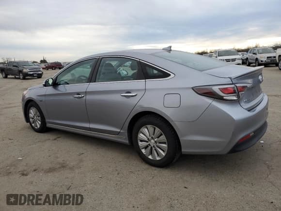 ✅ 2017 Hyundai Sonata SE • VIN: KMHE24L12HA048581 • Lot: 39720083. Listed on Copart with 116,933 mi. Free auction sales archive from the USA and detailed vehicle history report at DreamBid. Image 2.
