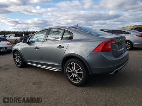 ✅ 2016 Volvo S60 T5 Platinum • VIN: YV4612UM0G2001094 • Лот: 92891915. Опубликован ранее на Copart с пробегом 83 874 миль. Бесплатный доступ к архиву аукционных продаж из США и подробный отчёт об истории автомобиля на DreamBid. Изображение 2.