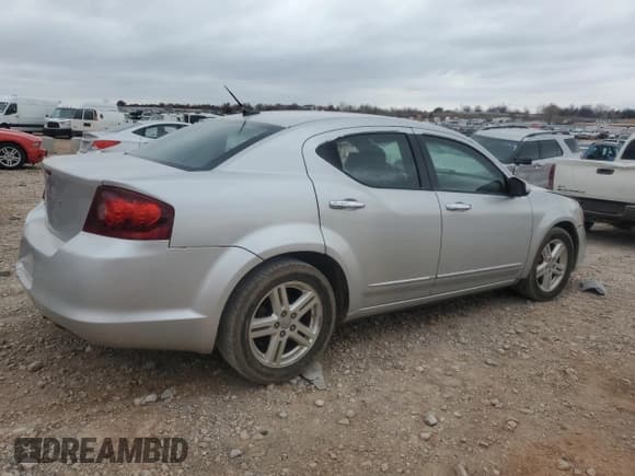 ✅ 2012 Dodge Avenger SXT • VIN: 1C3CDZCB4CN146951 • Лот: 83226974. Опубликован ранее на Copart с пробегом 204 829 миль. Бесплатный доступ к архиву аукционных продаж из США и подробный отчёт об истории автомобиля на DreamBid. Изображение 3.