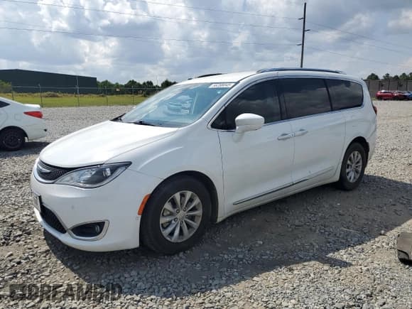 ✅ 2018 Chrysler Pacifica Touring L Plus • VIN: 2C4RC1EG2JR322401 • Lot: 56288045. Wystawiony na Copart z przebiegiem 112 110 mil. Bezpłatny archiwum sprzedaży aukcyjnych z USA i szczegółowy raport historii pojazdu na DreamBid. Zdjęcie 1.