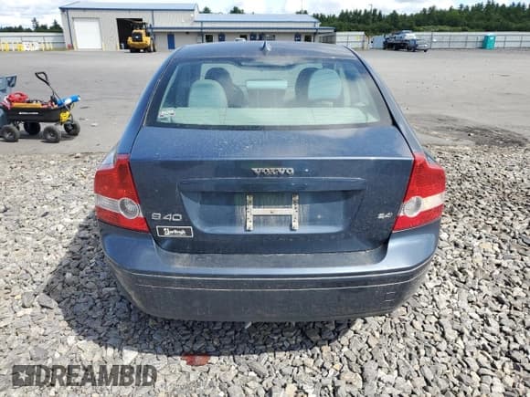 ✅ 2006 Volvo S40 2.4L • VIN: YV1MS390562158566 • Lot: 68528084. Listed on Copart with 110,206 mi. Free auction sales archive from the USA and detailed vehicle history report at DreamBid. Image 6.