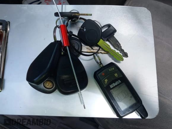 ✅ 2005 Chevrolet Avalanche Z66 • VIN: 3GNEC12Z55G212126 • Lot: 42131762. Listed on IAAI with 251,884 mi. Free auction sales archive from the USA and detailed vehicle history report at DreamBid. Image 11.