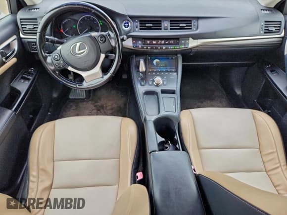 ✅ 2015 Lexus CT 200h • VIN: JTHKD5BH2F2209944 • Lot: 95625645. Wystawiony na Copart z przebiegiem 130 809 mil. Bezpłatny archiwum sprzedaży aukcyjnych z USA i szczegółowy raport historii pojazdu na DreamBid. Zdjęcie 8.