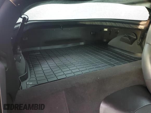 ✅ 2011 Chevrolet Corvette 3LT • VIN: 1G1YG2DW6B5108582 • Lot: 73878264. Listed on Copart with 87,405 mi. Free auction sales archive from the USA and detailed vehicle history report at DreamBid. Image 10.