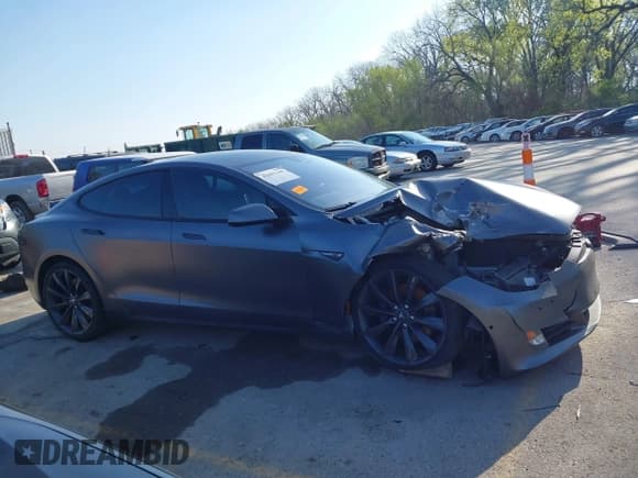 ✅ 2016 Tesla Model S 90D • VIN: 5YJSA1E43GF115310 • Lot: 42002240. Listed on IAAI with 108,172 mi. Free auction sales archive from the USA and detailed vehicle history report at DreamBid. Image 13.