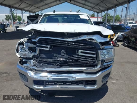 ✅ 2019 Ram 2500 Big Horn • VIN: 3C6UR5DJ4KG519811 • Лот: 42643850. Опубликован ранее на IAAI с пробегом 255 461 миль. Бесплатный доступ к архиву аукционных продаж из США и подробный отчёт об истории автомобиля на DreamBid. Изображение 13.