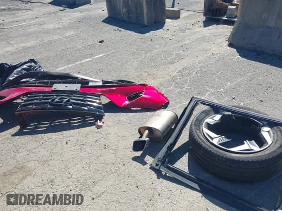 ✅ 2022 Hyundai Tucson Limited • VIN: 5NMJECAE5NH023847 • Lot: 43205963. Wystawiony na IAAI z przebiegiem Nie podano. Bezpłatny archiwum sprzedaży aukcyjnych z USA i szczegółowy raport historii pojazdu na DreamBid. Zdjęcie 17.