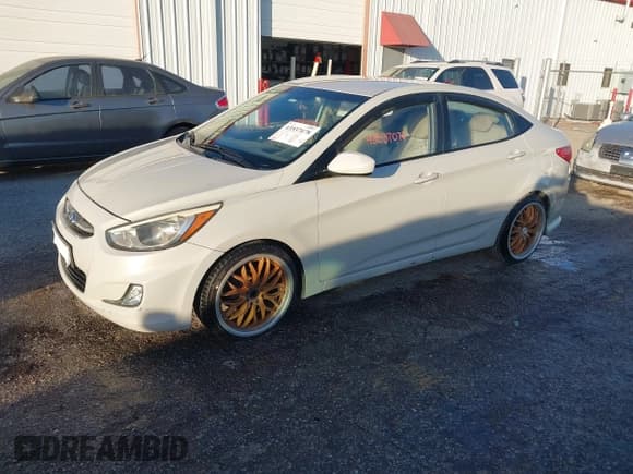 ✅ 2016 Hyundai Accent SE • VIN: KMHCT4AE4GU032292 • Lot: 43537078. Listed on IAAI with 141,263 mi. Free auction sales archive from the USA and detailed vehicle history report at DreamBid. Image 2.