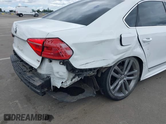 ✅ 2016 Volkswagen Passat S • VIN: 1VWAT7A31GC046374 • Лот: 42244901. Опубликован ранее на IAAI с пробегом 104 196 миль. Бесплатный доступ к архиву аукционных продаж из США и подробный отчёт об истории автомобиля на DreamBid. Изображение 6.