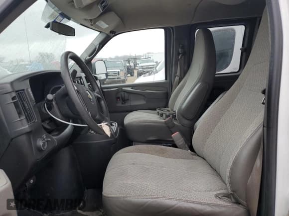 ✅ 2010 Chevrolet Express Passenger LT • VIN: 1GA2G1DG6A1147607 • Lot: 43551925. Wystawiony na Copart z przebiegiem 69 611 mil. Bezpłatny archiwum sprzedaży aukcyjnych z USA i szczegółowy raport historii pojazdu na DreamBid. Zdjęcie 7.