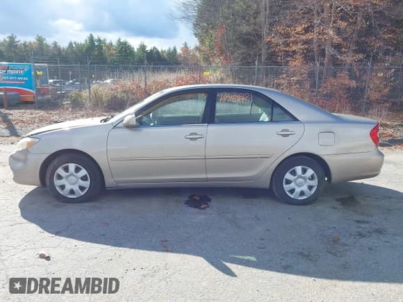 ✅ 2004 Toyota Camry LE • VIN: 4T1BE32K14U862616 • Lot: 43631081. Wystawiony na IAAI z przebiegiem 206 753 mil. Bezpłatny archiwum sprzedaży aukcyjnych z USA i szczegółowy raport historii pojazdu na DreamBid. Zdjęcie 12.
