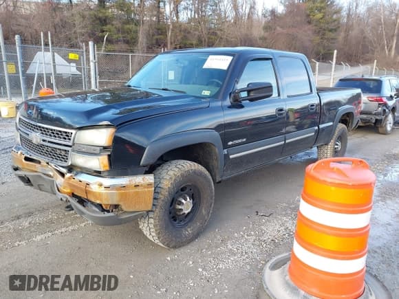 ✅ 2005 Chevrolet Silverado 2500HD LS • VIN: 1GCHK23U35F826160 • Lot: 41564415. Wystawiony na IAAI z przebiegiem 204 623 mil. Bezpłatny archiwum sprzedaży aukcyjnych z USA i szczegółowy raport historii pojazdu na DreamBid. Zdjęcie 17.