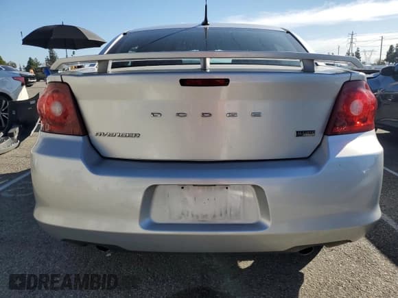 ✅ 2011 Dodge Avenger Heat • VIN: 1B3BD1FG6BN510450 • Лот: 46120385. Опубликован ранее на Copart с пробегом 151 042 миль. Бесплатный доступ к архиву аукционных продаж из США и подробный отчёт об истории автомобиля на DreamBid. Изображение 6.