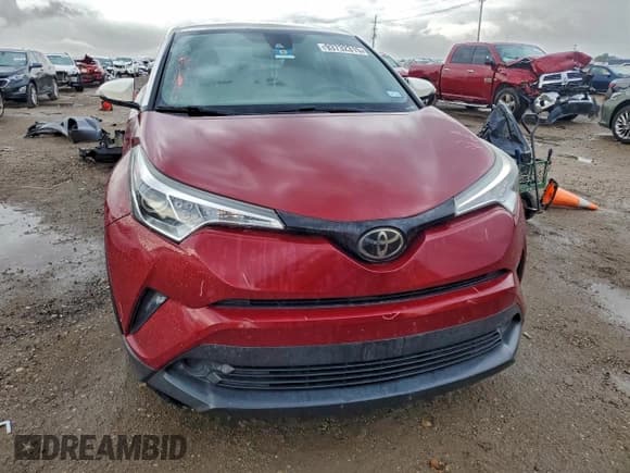 ✅ 2018 Toyota C-HR XLE Premium • VIN: NMTKHMBX4JR043403 • Lot: 93732315. Wystawiony na Copart z przebiegiem 120 980 mil. Bezpłatny archiwum sprzedaży aukcyjnych z USA i szczegółowy raport historii pojazdu na DreamBid. Zdjęcie 5.