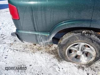 ✅ 2003 Chevrolet S-10 LS • VIN: 1GCCS19X338186863 • Лот: 41346292. Опубликован ранее на IAAI с пробегом 209 680 миль. Бесплатный доступ к архиву аукционных продаж из США и подробный отчёт об истории автомобиля на DreamBid. Изображение 6.