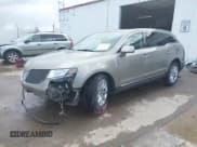 ✅ 2015 Lincoln MKT EcoBoost • VIN: 2LMHJ5ATXFBL01193 • Лот: 41946703. Опубликован ранее на IAAI с пробегом 105 717 миль. Бесплатный доступ к архиву аукционных продаж из США и подробный отчёт об истории автомобиля на DreamBid. Изображение 23.