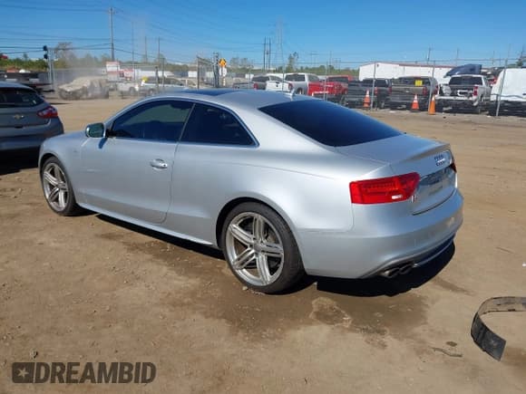 ✅ 2013 Audi S5 Premium Plus • VIN: WAUCGAFR6DA030864 • Лот: 43398099. Опубликован ранее на IAAI с пробегом 69 276 миль. Бесплатный доступ к архиву аукционных продаж из США и подробный отчёт об истории автомобиля на DreamBid. Изображение 3.