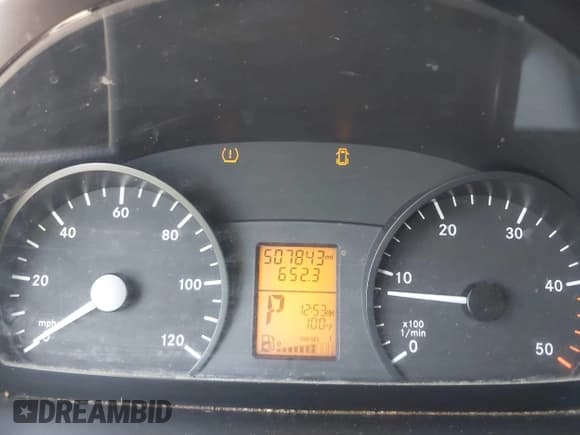 ✅ 2015 Mercedes-Benz Sprinter Cargo EXT • VIN: WD3PE8DB5FP125483 • Lot: 42175247. Wystawiony na IAAI z przebiegiem 507 843 mil. Bezpłatny archiwum sprzedaży aukcyjnych z USA i szczegółowy raport historii pojazdu na DreamBid. Zdjęcie 7.