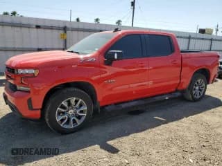 ✅ 2022 Chevrolet Silverado 1500 RST • VIN: 1GCUYEETXNZ230254 • Лот: 52808965. Опубликован ранее на Copart с пробегом 63 962 миль. Бесплатный доступ к архиву аукционных продаж из США и подробный отчёт об истории автомобиля на DreamBid. Изображение 1.