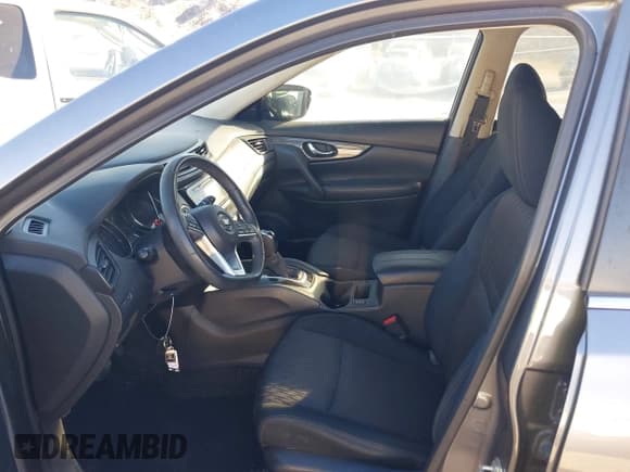 ✅ 2017 Nissan Rogue SV • VIN: 5N1AT2MT4HC880802 • Lot: 40162209. Wystawiony na IAAI z przebiegiem 94 063 mil. Bezpłatny archiwum sprzedaży aukcyjnych z USA i szczegółowy raport historii pojazdu na DreamBid. Zdjęcie 5.