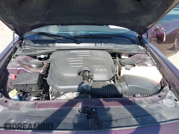 ✅ 2022 Dodge Challenger SXT • VIN: 2C3CDZGG7NH234412 • Lot: 42116869. Listed on IAAI with 61,853 mi. Free auction sales archive from the USA and detailed vehicle history report at DreamBid. Image 10.