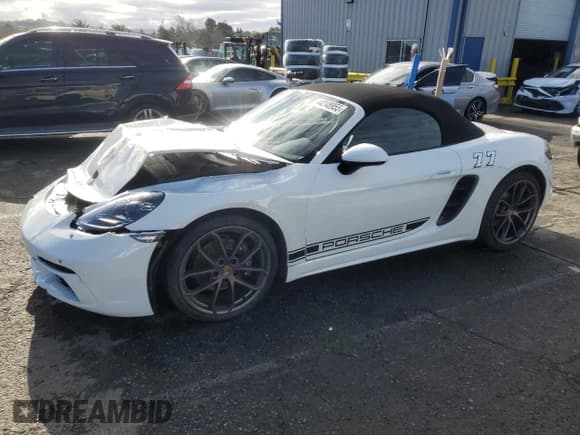 ✅ 2024 Porsche 718 Boxster • VIN: WP0CA2A80RK205359 • Лот: 44248955. Опубликован ранее на Copart с пробегом 6 099 миль. Бесплатный доступ к архиву аукционных продаж из США и подробный отчёт об истории автомобиля на DreamBid. Изображение 1.