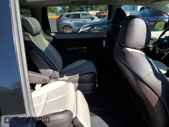 ✅ 2015 Kia Sedona SX-L • VIN: KNDME5C15F6033652 • Lot: 81692955. Listed on Copart with 107,591 mi. Free auction sales archive from the USA and detailed vehicle history report at DreamBid. Image 11.