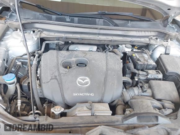 ✅ 2020 Mazda CX-5 Touring • VIN: JM3KFACM8L1770738 • Lot: 43237475. Wystawiony na IAAI z przebiegiem 96 169 mil. Bezpłatny archiwum sprzedaży aukcyjnych z USA i szczegółowy raport historii pojazdu na DreamBid. Zdjęcie 10.