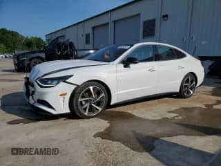 2023 Hyundai Sonata SEL Plus с VIN KMHL44J2XPA255313, выставлен на аукционе Copart как лот 61003475 с пробегом 17 618 миль миль и Списание • Salvage title. История ставок и продаж доступна на DreamBid. Изображение 1.