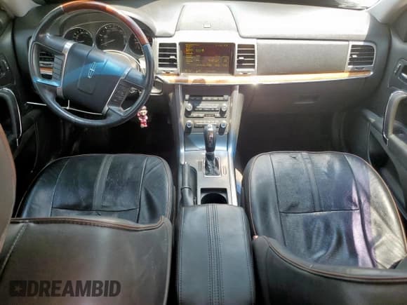 ✅ 2010 Lincoln MKZ • VIN: 3LNHL2JC7AR631842 • Lot: 68180585. Listed on Copart with 150,478 mi. Free auction sales archive from the USA and detailed vehicle history report at DreamBid. Image 8.