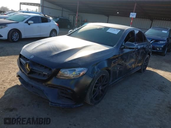 ✅ 2020 Mercedes-Benz E 63 S AMG • VIN: WDDZF8KB9LA748334 • Lot: 41318226. Wystawiony na IAAI z przebiegiem 43 135 mil. Bezpłatny archiwum sprzedaży aukcyjnych z USA i szczegółowy raport historii pojazdu na DreamBid. Zdjęcie 2.