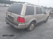 ✅ 2003 Lincoln Aviator Luxury • VIN: 5LMEU68H93ZJ09265 • Lot: 42885902. Wystawiony na IAAI z przebiegiem 250 164 mil. Bezpłatny archiwum sprzedaży aukcyjnych z USA i szczegółowy raport historii pojazdu na DreamBid. Zdjęcie 4.