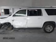 ✅ 2015 Chevrolet Suburban LT • VIN: 1GNSCJKC0FR104562 • Lot: 42806992. Wystawiony na IAAI z przebiegiem 178 433 mil. Bezpłatny archiwum sprzedaży aukcyjnych z USA i szczegółowy raport historii pojazdu na DreamBid. Zdjęcie 15.