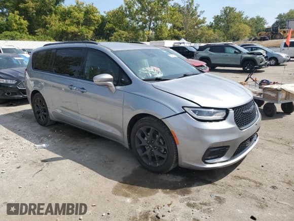 ✅ 2021 Chrysler Pacifica Touring L • VIN: 2C4RC1BG9MR556804 • Lot: 80491675. Wystawiony na Copart z przebiegiem 118 485 mil. Bezpłatny archiwum sprzedaży aukcyjnych z USA i szczegółowy raport historii pojazdu na DreamBid. Zdjęcie 4.