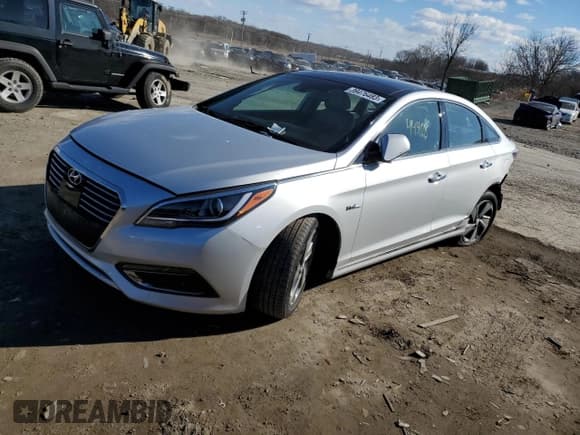 ✅ 2016 Hyundai Sonata Limited • VIN: KMHE34L17GA019394 • Lot: 39476483. Listed on Copart with 44,408 mi. Free auction sales archive from the USA and detailed vehicle history report at DreamBid. Image 1.