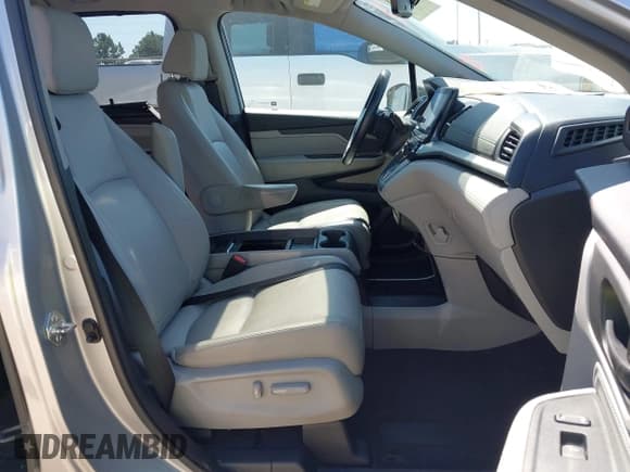 ✅ 2018 Honda Odyssey Touring • VIN: 5FNRL6H88JB024870 • Lot: 43326138. Listed on IAAI with 184,864 mi. Free auction sales archive from the USA and detailed vehicle history report at DreamBid. Image 5.