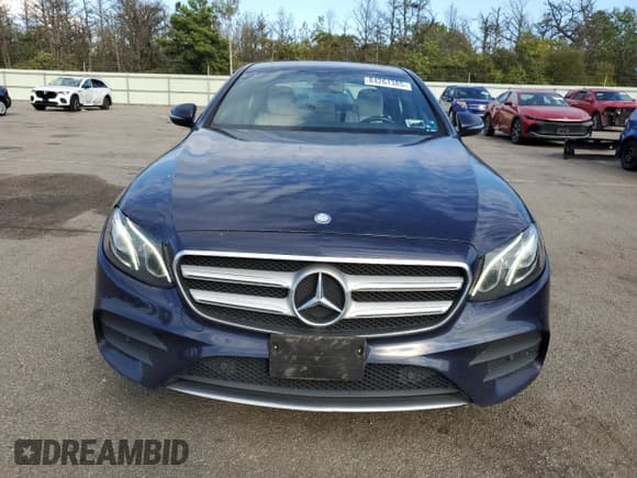 ✅ 2017 Mercedes-Benz E 300 Luxury • VIN: WDDZF4KB4HA198752 • Lot: 84261385. Wystawiony na Copart z przebiegiem 93 930 mil. Bezpłatny archiwum sprzedaży aukcyjnych z USA i szczegółowy raport historii pojazdu na DreamBid. Zdjęcie 5.