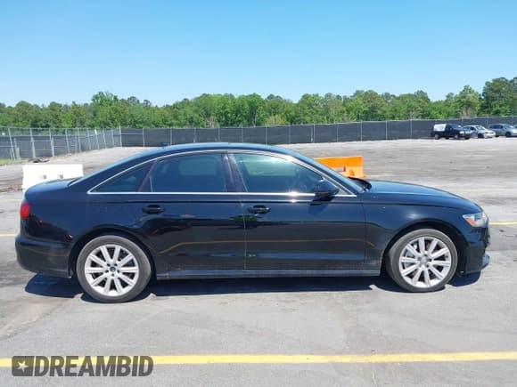 ✅ 2016 Audi A6 Premium • VIN: WAUCFAFC4GN079394 • Lot: 42149246. Wystawiony na IAAI z przebiegiem 145 155 mil. Bezpłatny archiwum sprzedaży aukcyjnych z USA i szczegółowy raport historii pojazdu na DreamBid. Zdjęcie 14.