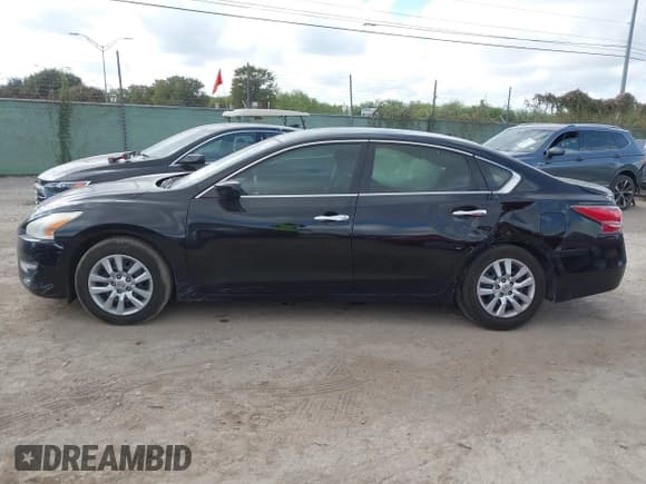 ✅ 2015 Nissan Altima S • VIN: 1N4AL3AP7FN901649 • Лот: 43385238. Опубликован ранее на IAAI с пробегом 127 905 миль. Бесплатный доступ к архиву аукционных продаж из США и подробный отчёт об истории автомобиля на DreamBid. Изображение 14.