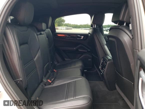 ✅ 2020 Porsche Cayenne S • VIN: WP1BB2AY3LDA57422 • Лот: 55174324. Опубликован ранее на Copart с пробегом 60 313 миль. Бесплатный доступ к архиву аукционных продаж из США и подробный отчёт об истории автомобиля на DreamBid. Изображение 11.