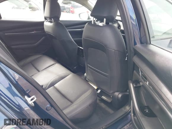 ✅ 2019 Mazda 3 Premium • VIN: 3MZBPAEM7KM100955 • Lot: 41640841. Listed on IAAI with 43,382 mi. Free auction sales archive from the USA and detailed vehicle history report at DreamBid. Image 8.