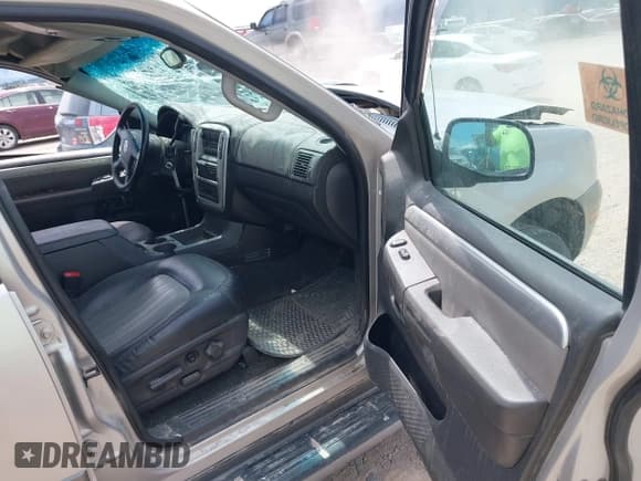 ✅ 2005 Mercury Mountaineer Convenience • VIN: 4M2DU86W85ZJ14373 • Lot: 43503812. Listed on IAAI with Not provided. Free auction sales archive from the USA and detailed vehicle history report at DreamBid. Image 5.