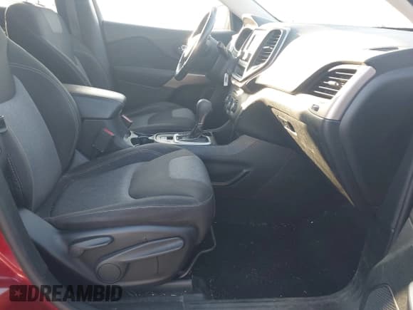 ✅ 2017 Jeep Cherokee Altitude • VIN: 1C4PJLAB2HW578381 • Lot: 43745211. Listed on IAAI with 121,479 mi. Free auction sales archive from the USA and detailed vehicle history report at DreamBid. Image 5.