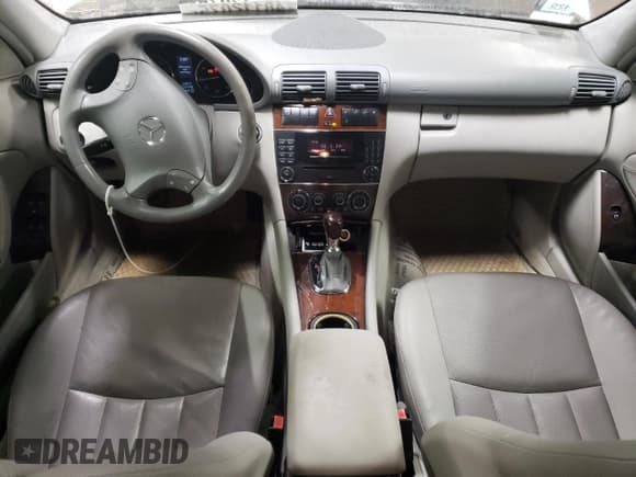 ✅ 2005 Mercedes-Benz C 240 • VIN: WDBRF81J65F678895 • Lot: 48112075. Wystawiony na Copart z przebiegiem 71 060 mil. Bezpłatny archiwum sprzedaży aukcyjnych z USA i szczegółowy raport historii pojazdu na DreamBid. Zdjęcie 8.