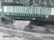 ✅ 2005 Chevrolet Silverado 1500 Work Truck • VIN: 1GCEC14X95Z330927 • Лот: 41565885. Опубликован ранее на IAAI с пробегом Не указан. Бесплатный доступ к архиву аукционных продаж из США и подробный отчёт об истории автомобиля на DreamBid. Изображение 9.