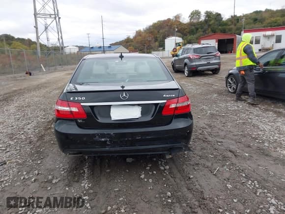 ✅ 2013 Mercedes-Benz E 350 Sport • VIN: WDDHF8JB8DA717266 • Lot: 43485607. Listed on IAAI with 176,752 mi. Free auction sales archive from the USA and detailed vehicle history report at DreamBid. Image 16.