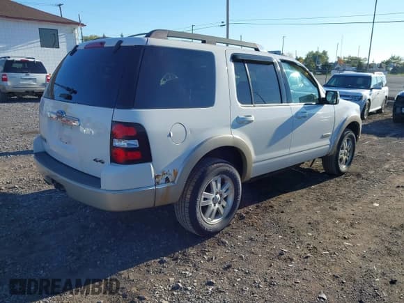 ✅ 2008 Ford Explorer Eddie Bauer • VIN: 1FMEU74E78UA27544 • Lot: 43569229. Wystawiony na IAAI z przebiegiem 111 734 mil. Bezpłatny archiwum sprzedaży aukcyjnych z USA i szczegółowy raport historii pojazdu na DreamBid. Zdjęcie 4.